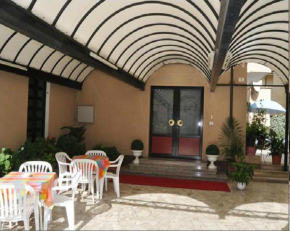 Отель Hotel Villa Cavalli  Римини